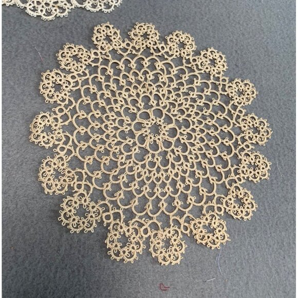 Set Of 2 Handmade Vintage Crochet Tatted Doilies 8-Inch Diameter - Picture 2 of 5